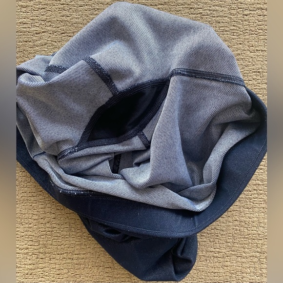 Lululemon size 4 denim like crop leggings size 4 - Picture 6 of 7